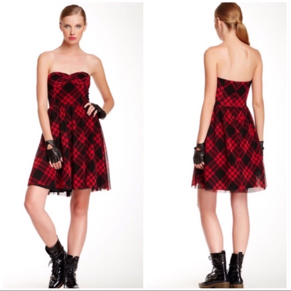 BETSEY JOHNSON Red-Black Plaid Skater Party Dress - Picture 2 of 6